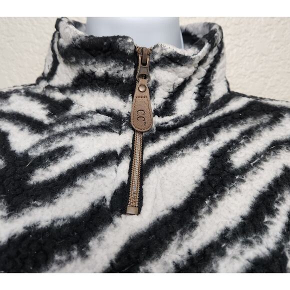 C.C. Kids Girlie Girl Black White Animal Print Sherpa Pullover Jacket YL Pockets - Picture 4 of 8